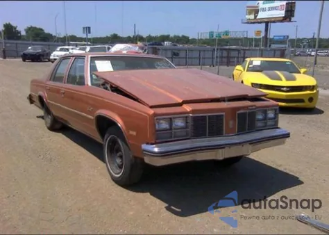 1977 Oldsmobile Delta 88 z USA, uszkodzony, nr VIN 3N69L7C124286